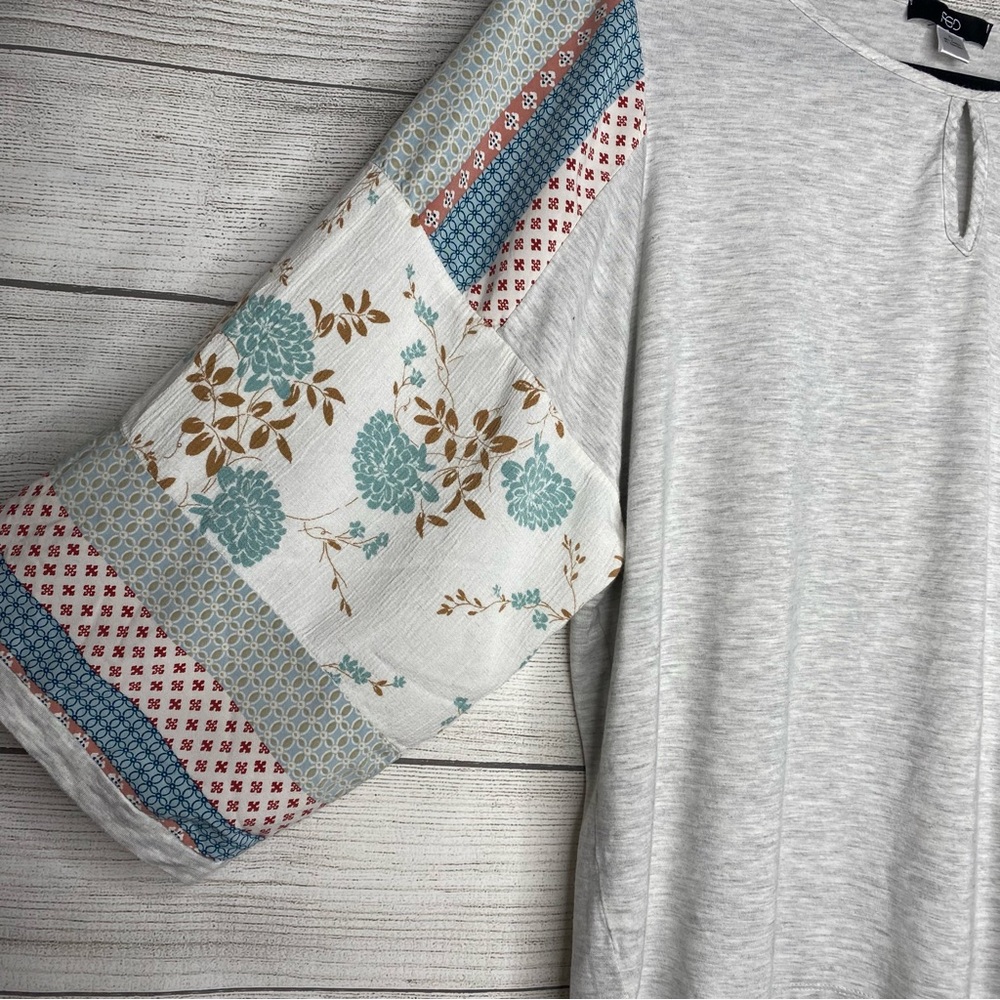 Chic Patchwork Sleeve Top - Light Gray - image 2